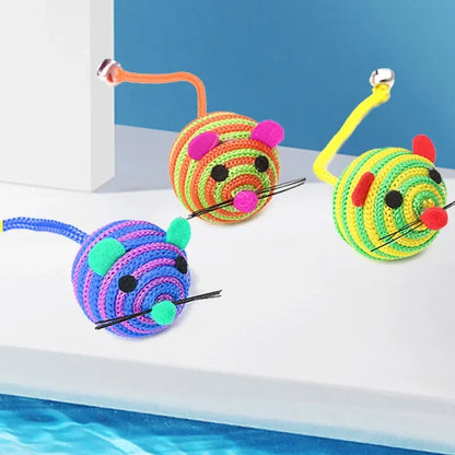 Katzenspielzeug Maus mit Glocke – Interaktives Beiß- & Spielzeug, Robust & Zufällige Farbe